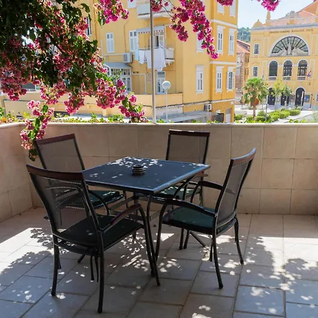 Gundula In The Heart Of Apartamento