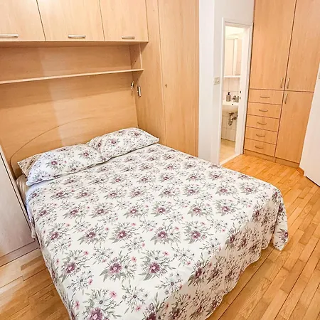 Gundula In The Heart Of Apartment