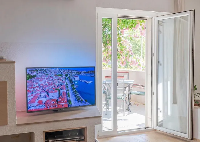 Gundula In The Heart Of *