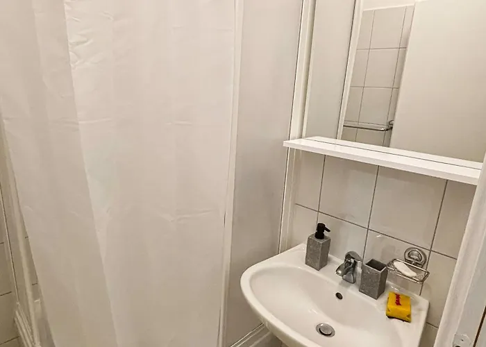 Gundula In The Heart Of *